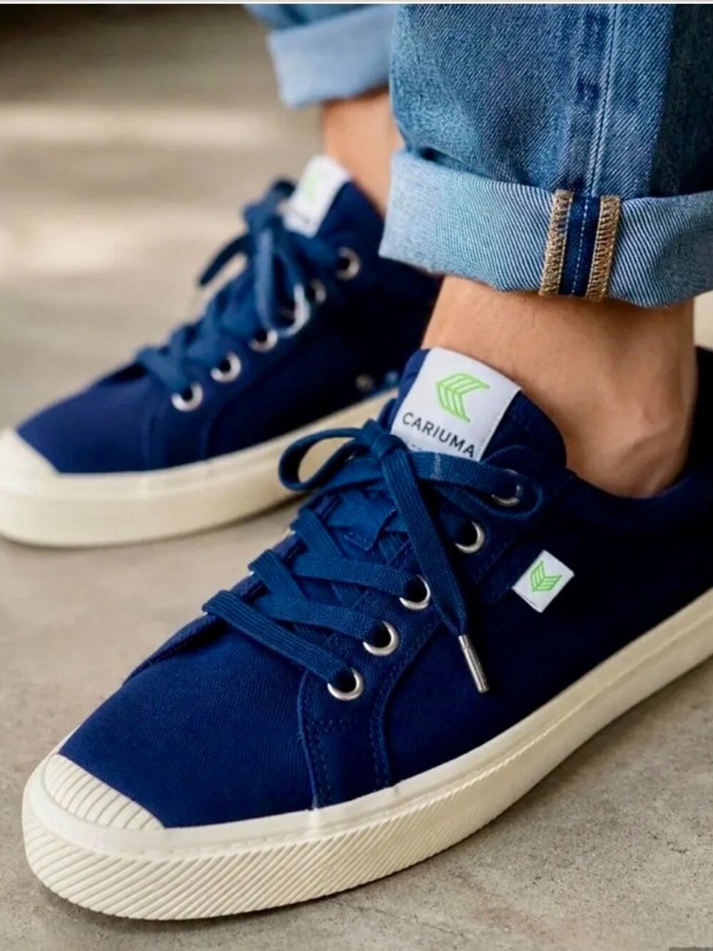 Women's Navy Blue Cariuma OCA Low-Top Canvas Sneakers Size 7.5